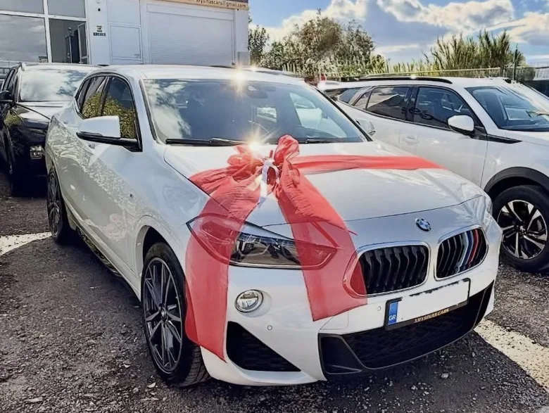 Λευκή BMW X2 από το απόθεμά μας